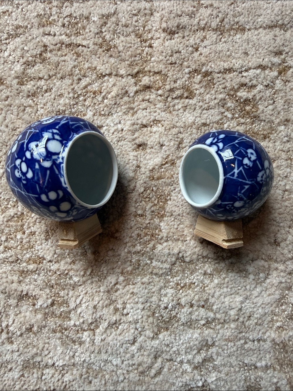 Porcelain birdcage food cups